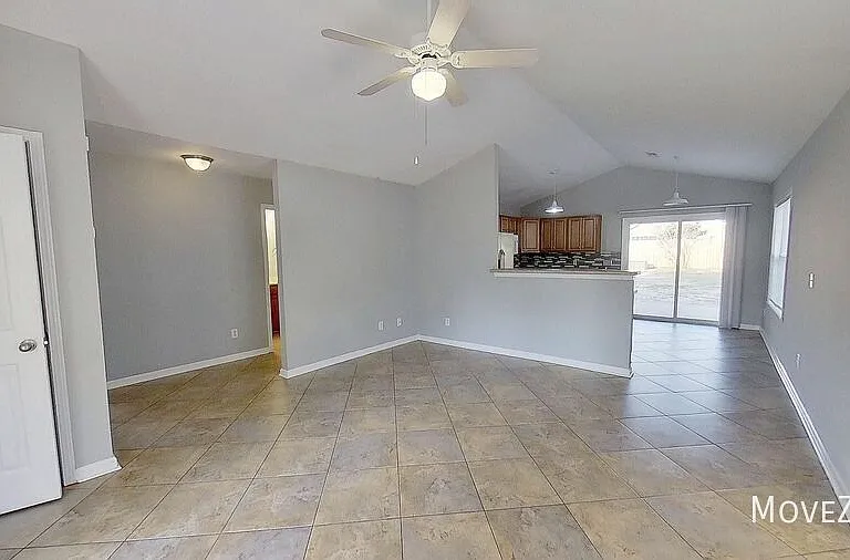 2034 Monroe St — Photo 12