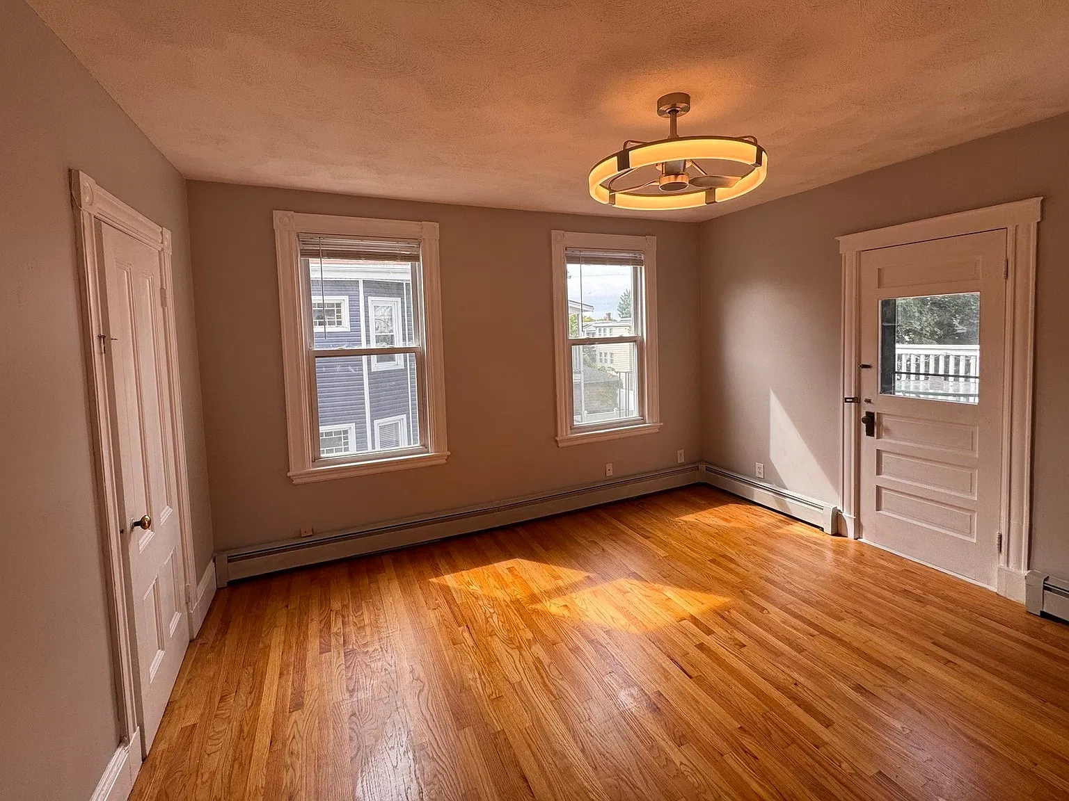 3 bed, 1400 sqft, $3,550 — Photo 2