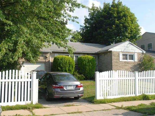 1201 Warwick Street, Uniondale, NY 11553