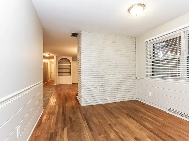 7605 Kimberly Dr — Photo 5