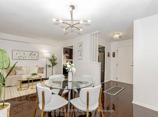 135 Hillcrest Ave #313, Mississauga, ON L5B 4B1