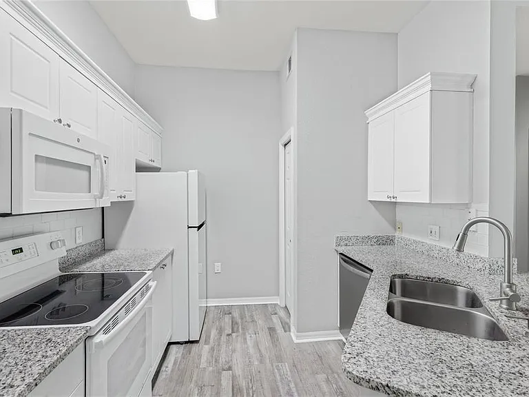 5122 Northridge Rd #307 — Photo 10