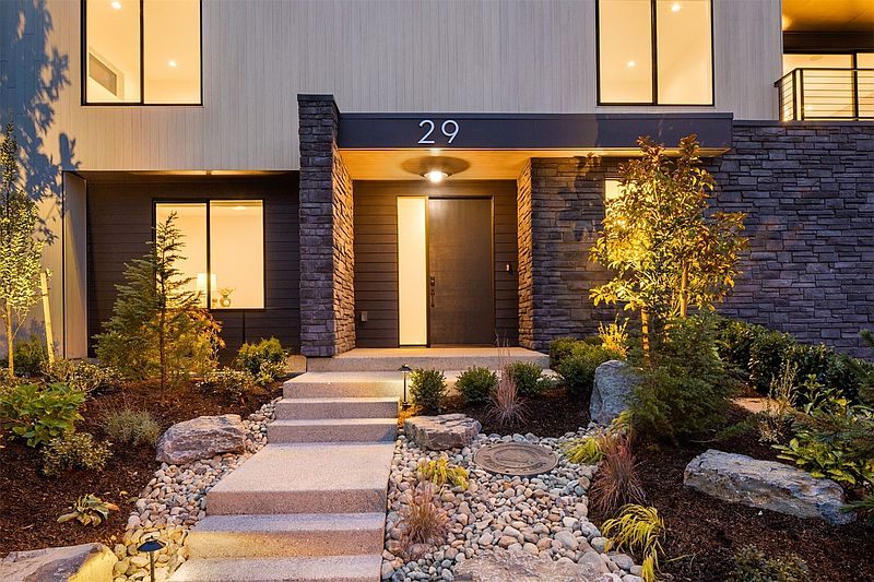 4th image of 29 20th Avenue