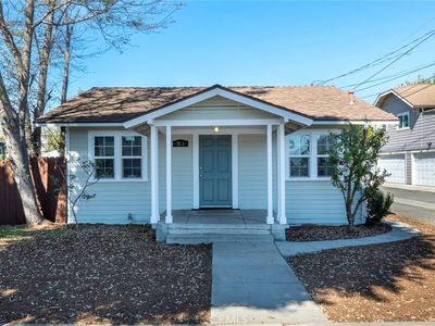 911 E Commonwealth Ave, Fullerton, CA, 92831