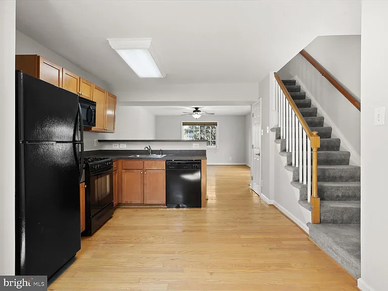 1627 N Van Dorn St — Photo 5