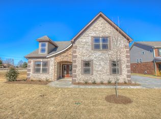 2203 Clays Mill Dr, Murfreesboro, TN 37129