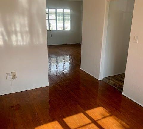 3rd image of 306 Lakeview St #402