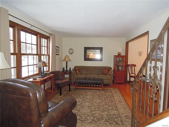 3rd image of 8035 Thyme Cir