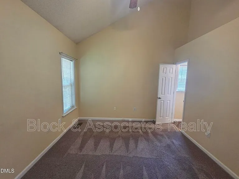 116 Cliffdale Rd — Photo 10