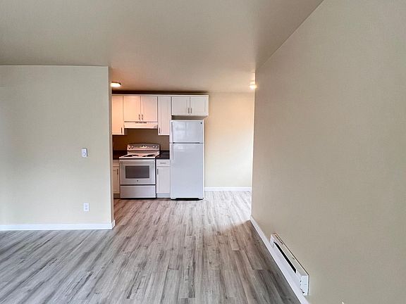 5th image of 3033 NE 140th St