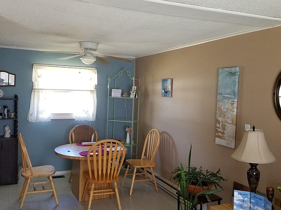 4th image of 2748 Pleasant Dr NE