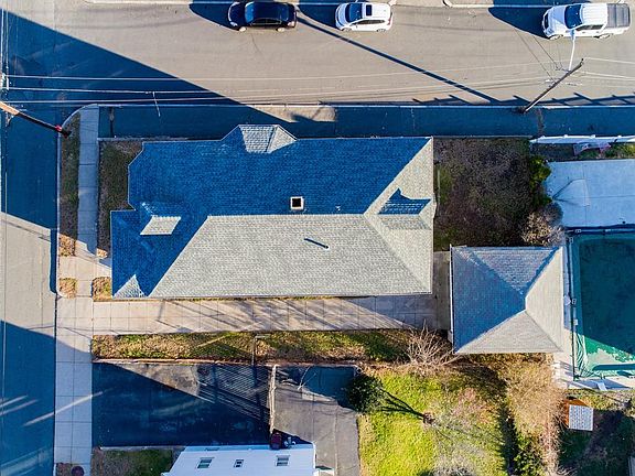 3rd image of 146 Mountain Ave