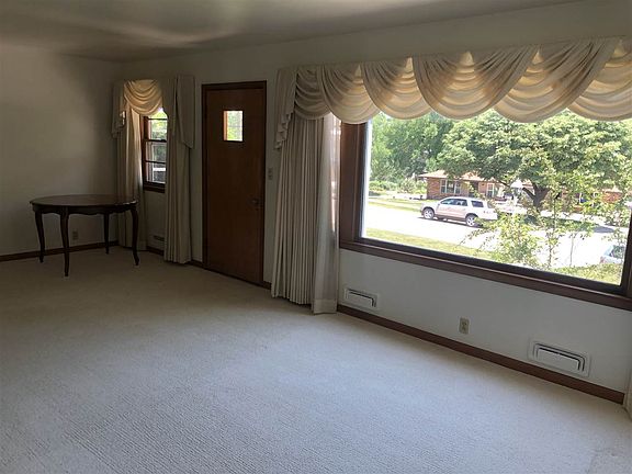 2nd image of 917 Picotte St