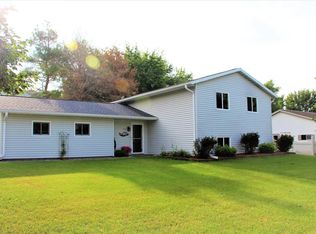 1703 Pinecrest Ave, Holmen, WI 54636