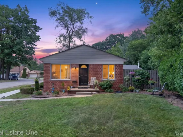 26212 Park Ct, Madison Heights, MI 48071