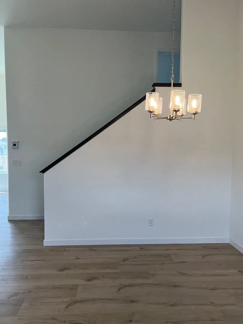 4 Bed 2 Bath Single Family Home — Photo 4