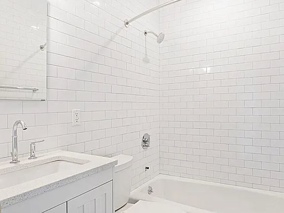 3rd image of 443 Jefferson Ave APT 1L