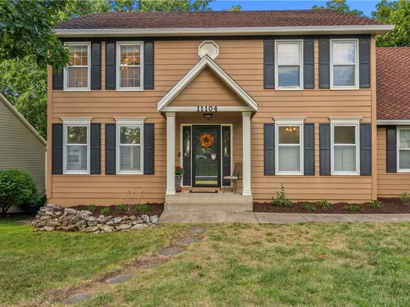 11104 W 109th Ter, Overland Park, KS 66210