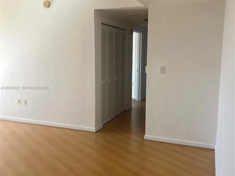 19501 W Country Club Dr #611 — Photo 6