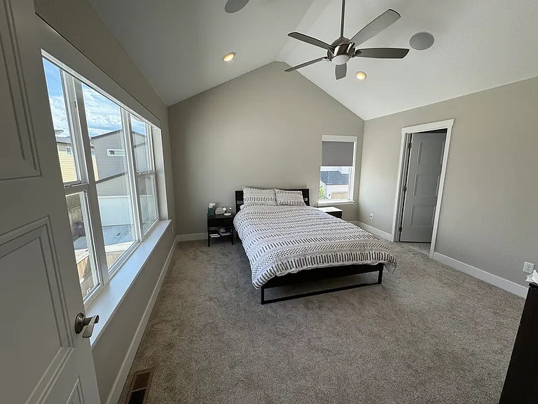 6363 N Emporia Ct — Photo 8