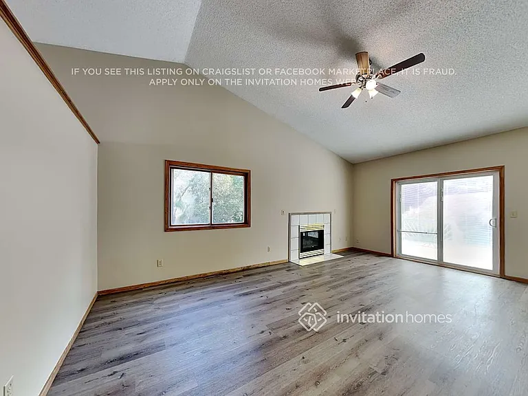 2337 Windsor Ln — Photo 5