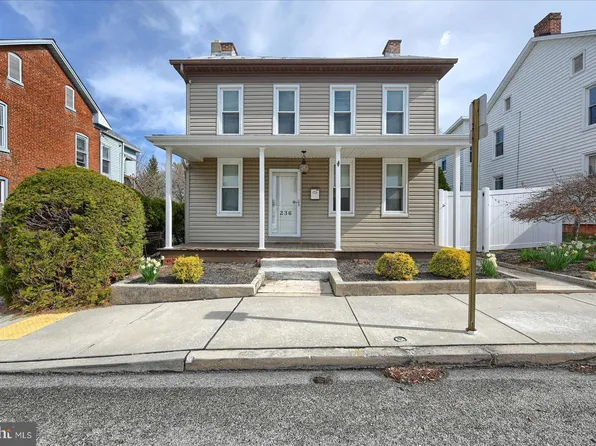 236 Locust St, Hanover, PA 17331
