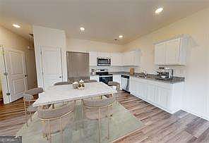 4th image of 102 Rivington Dr
