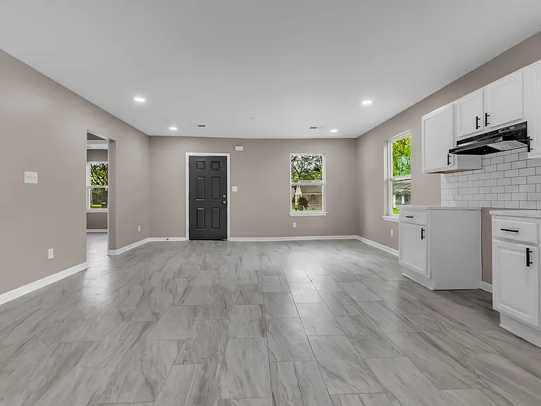 3480 Vernon Ave — Photo 4