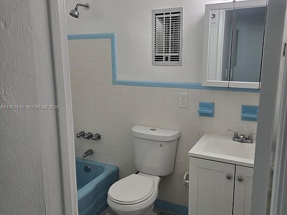 4th image of 5120 NE 18th Ave APT 2