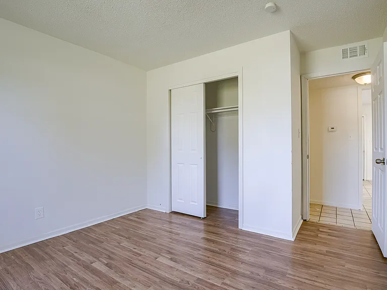 6106 E 153rd Ter — Photo 13