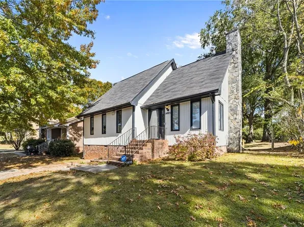 1405 Pear Tree Ln, Greensboro, NC 27401
