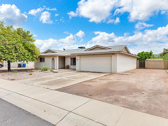 3rd image of 213 E MCNAIR Drive