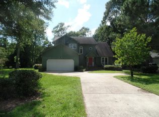 207 Westchester Dr, Morehead City, NC 28557
