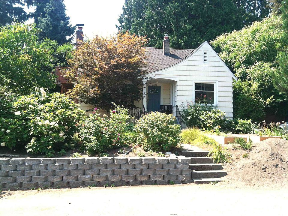 1st image of 10739 Durland Ave NE