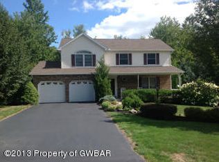 14 Wedgewood Way, Dallas, PA 18612