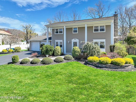 3rd image of 11 Benet Drive