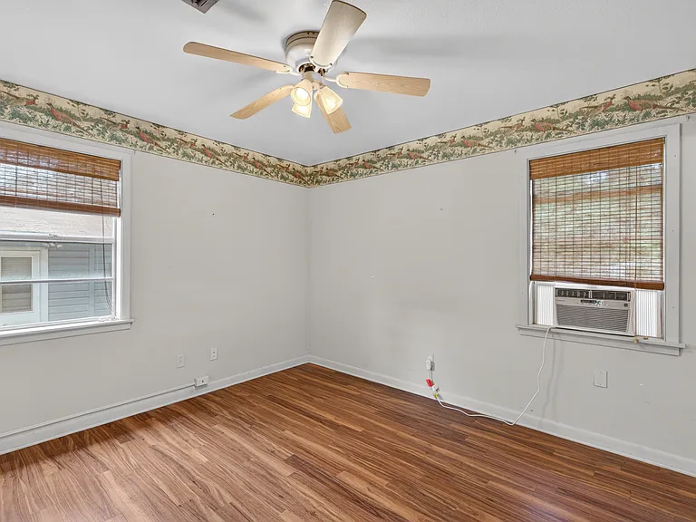9140 Laurie Ln — Photo 11