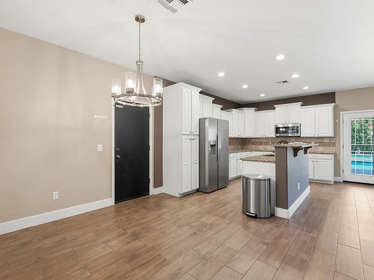 3446 E Fairview St — Photo 11