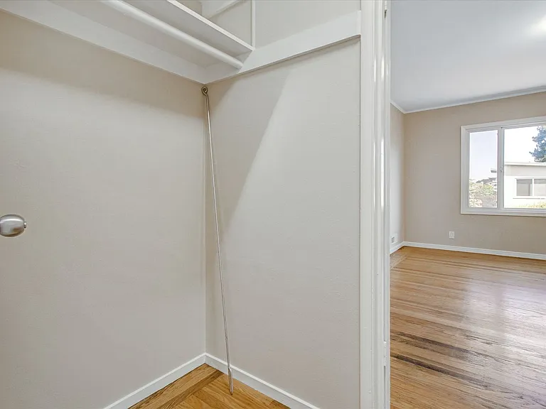 14 Castlemont Ave — Photo 17