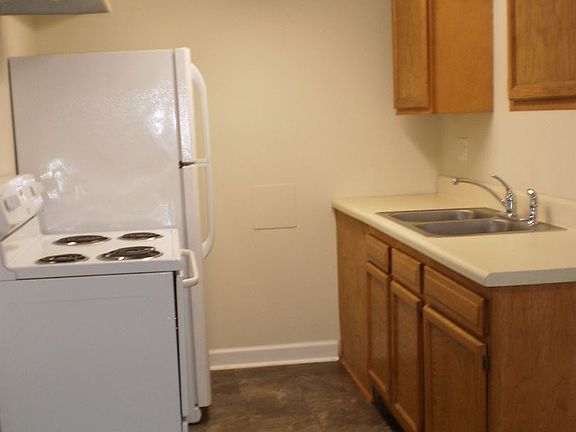 5th image of 220 Ogle Ave APT 9