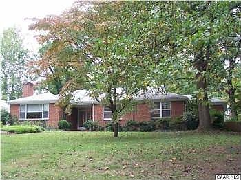 Quiet neighborhood, a short walk to UVA