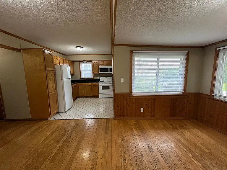 1001 Hubbard Ave — Photo 1