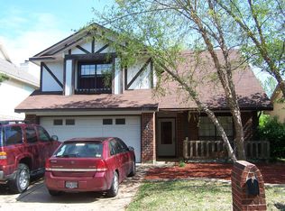 2211 Chapel Downs Dr, Arlington, TX 76017