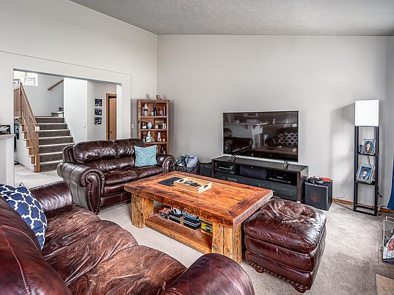 3rd image of 3501 S Woodlawn Dr