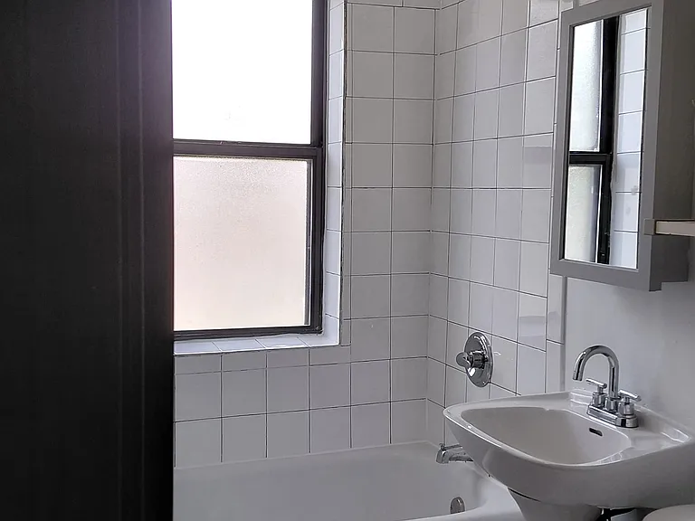 4810 W Armitage Ave #2F — Photo 11