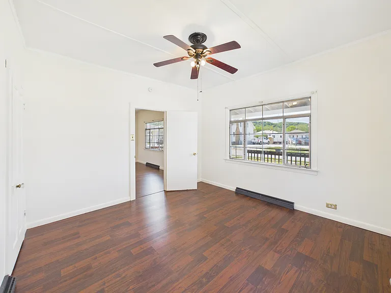 305 S Chelsea St — Photo 15