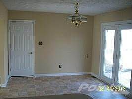 3rd image of 978 Spanish Grove Dr