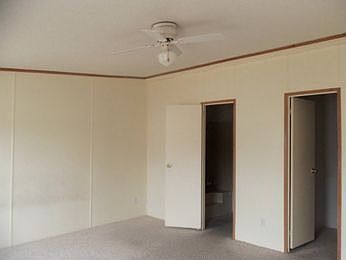 3rd image of 1509 Lewis Ave