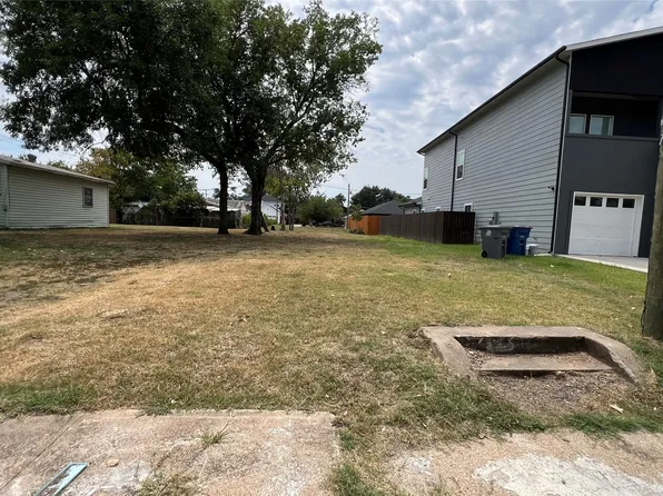 2010 Morris St, Dallas, TX 75212