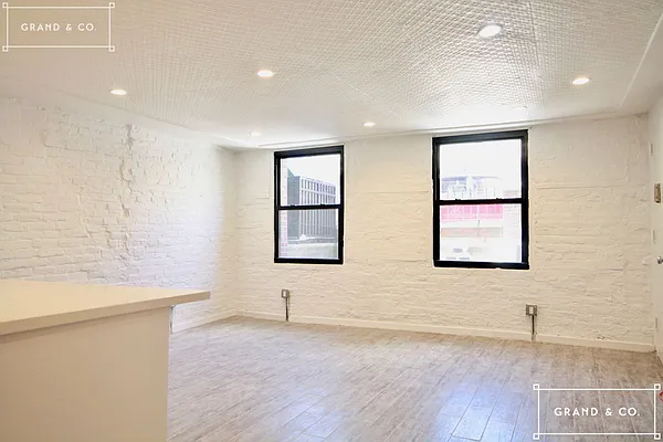 Rented by Grand & Co. | media 7